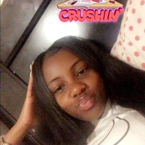 Meet your Posher, Jania